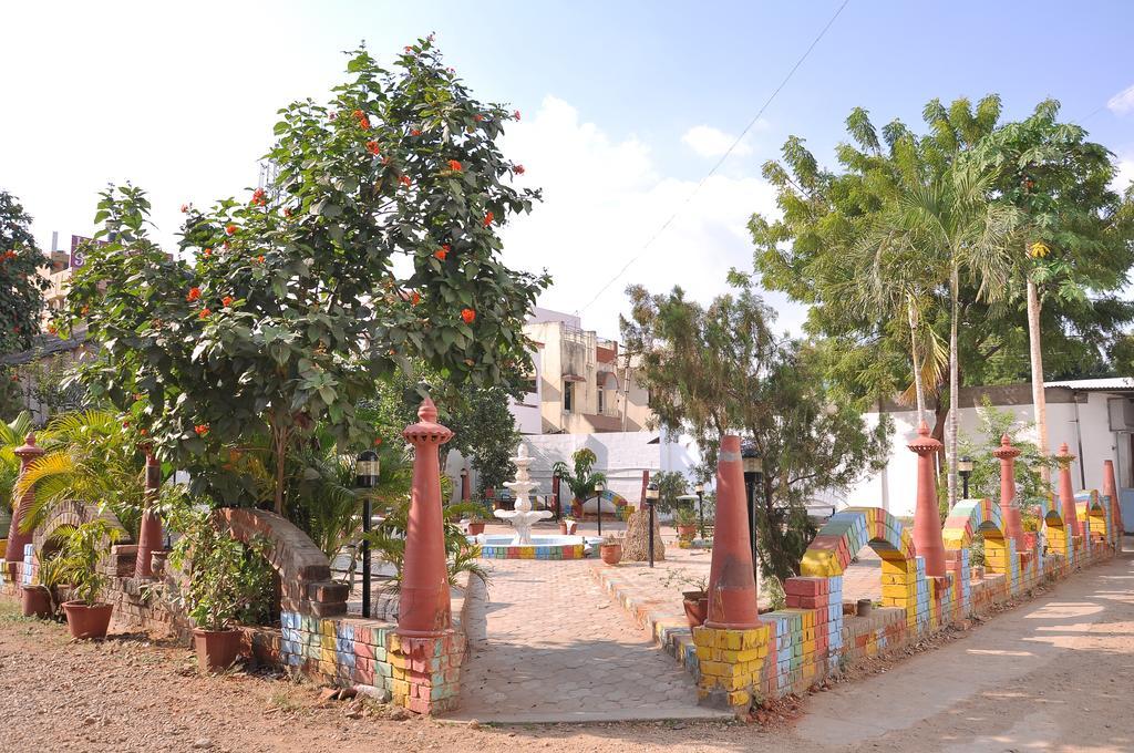 فندق إم إن إتش رويال بارك Palayankottai المظهر الخارجي الصورة